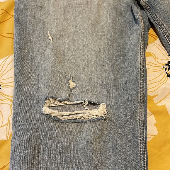 Abercrombie & Fitch The Mom Jeans - Picture 3 of 7